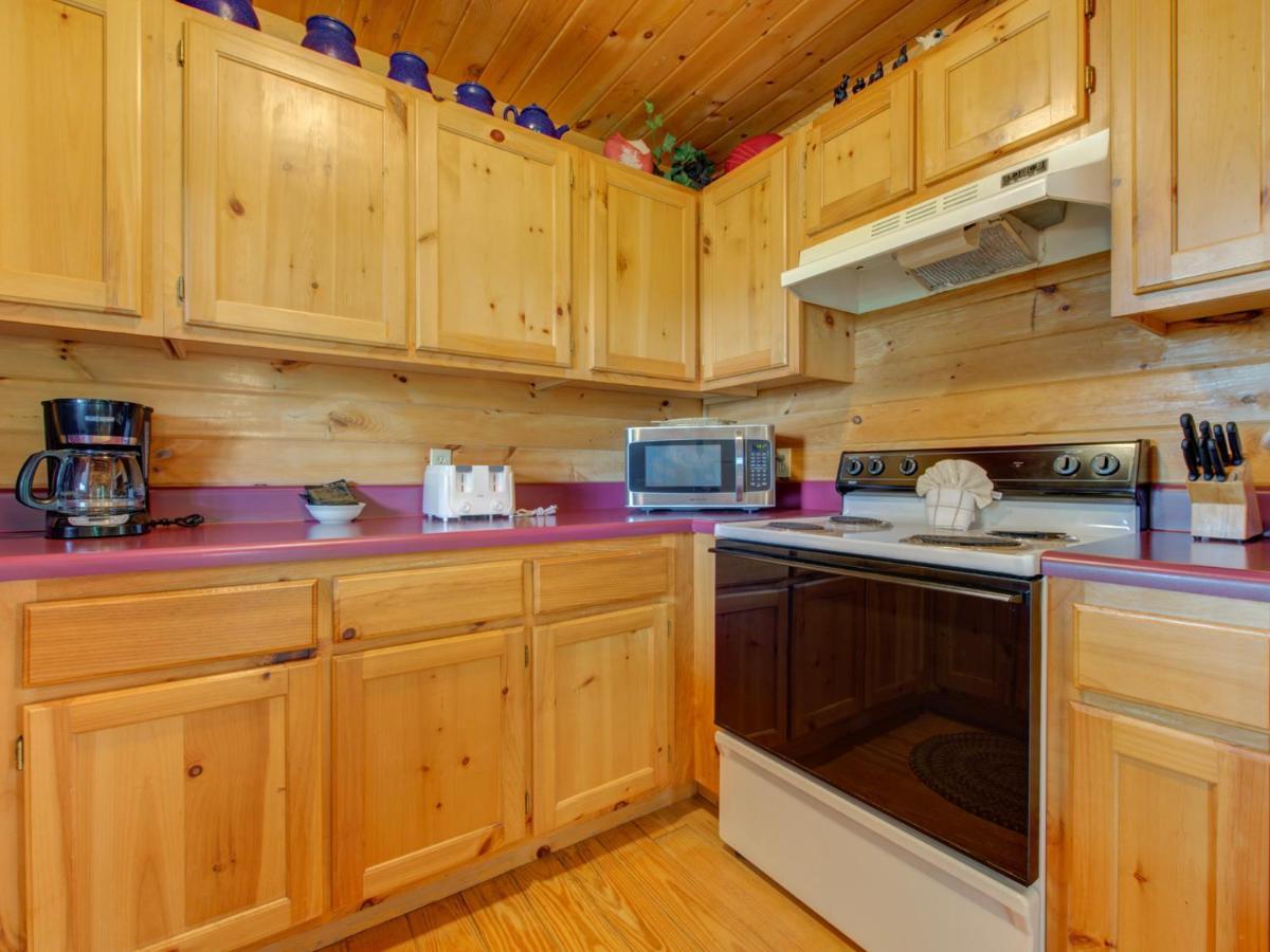 Bear Tracks, 2 Bedrooms, Hot Tub, Fireplace, Wifi, Jetted Tub, Sleeps 6 Gatlinburg Exterior foto