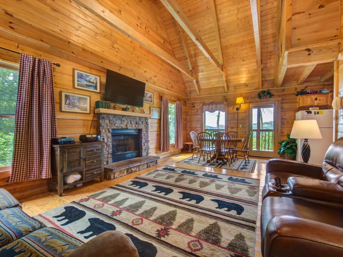 Bear Tracks, 2 Bedrooms, Hot Tub, Fireplace, Wifi, Jetted Tub, Sleeps 6 Gatlinburg Exterior foto
