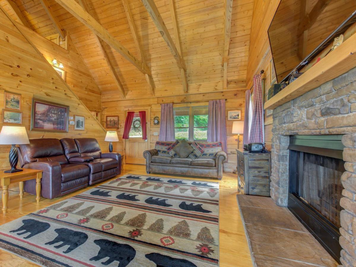 Bear Tracks, 2 Bedrooms, Hot Tub, Fireplace, Wifi, Jetted Tub, Sleeps 6 Gatlinburg Exterior foto
