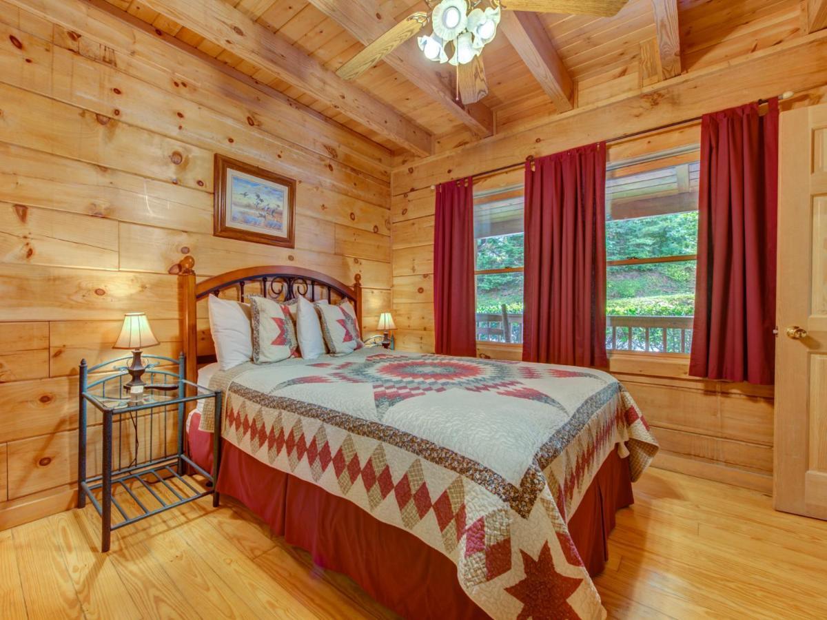 Bear Tracks, 2 Bedrooms, Hot Tub, Fireplace, Wifi, Jetted Tub, Sleeps 6 Gatlinburg Exterior foto